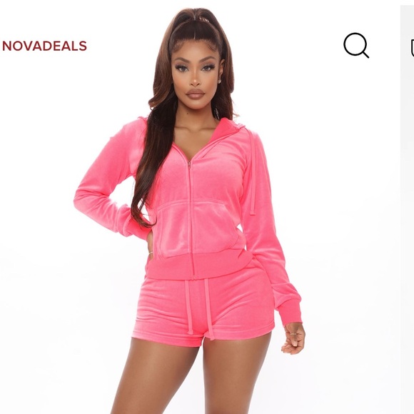 NEW Fashion Nova Trendsetter Neon Pink Velour Shorts - SMALL - 2000’s Y2K - Picture 2 of 8